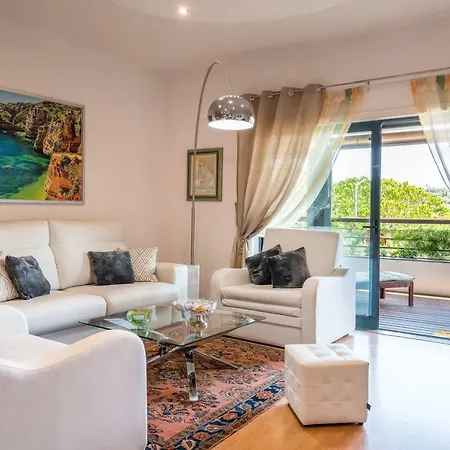 Charming At Marina Park W/ Great Balcony, 2br, Ac Lagos