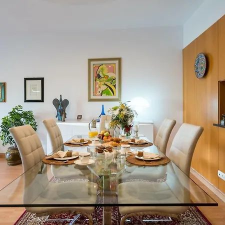 Charming At Marina Park W/ Great Balcony, 2br, Ac Apartment Lagos