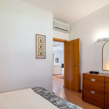 Charming At Marina Park W/ Great Balcony, 2br, Ac Лагуш